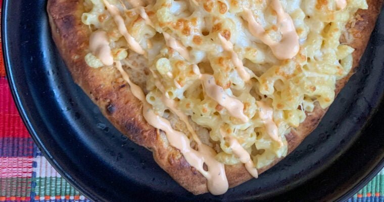 Garlic Smashed Buffalo Mac and Cheese Pizza