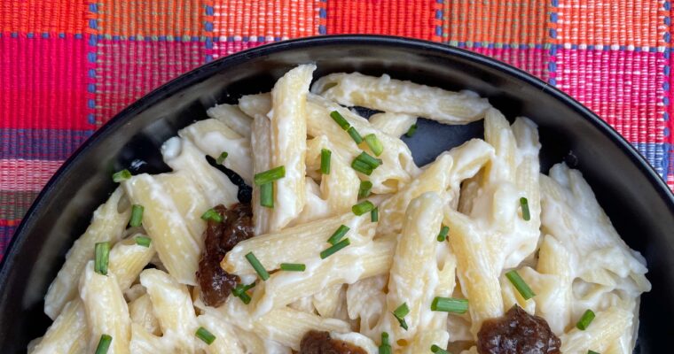 Cabot Clothbound Cheddar Mac and Cheese