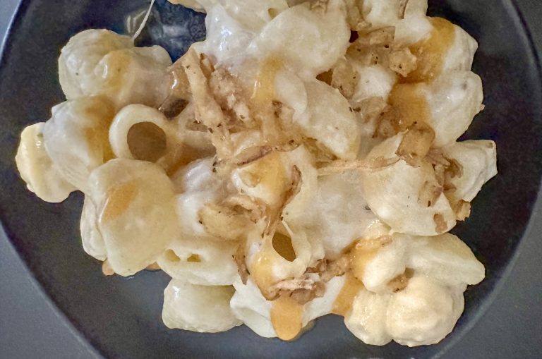 Black Pepper Gouda and Gruyère Mac and Cheese